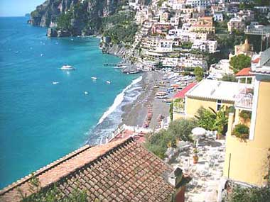Spiaggia di Positano vista dalla Sponda